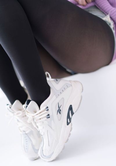 年轻的女教师2免费